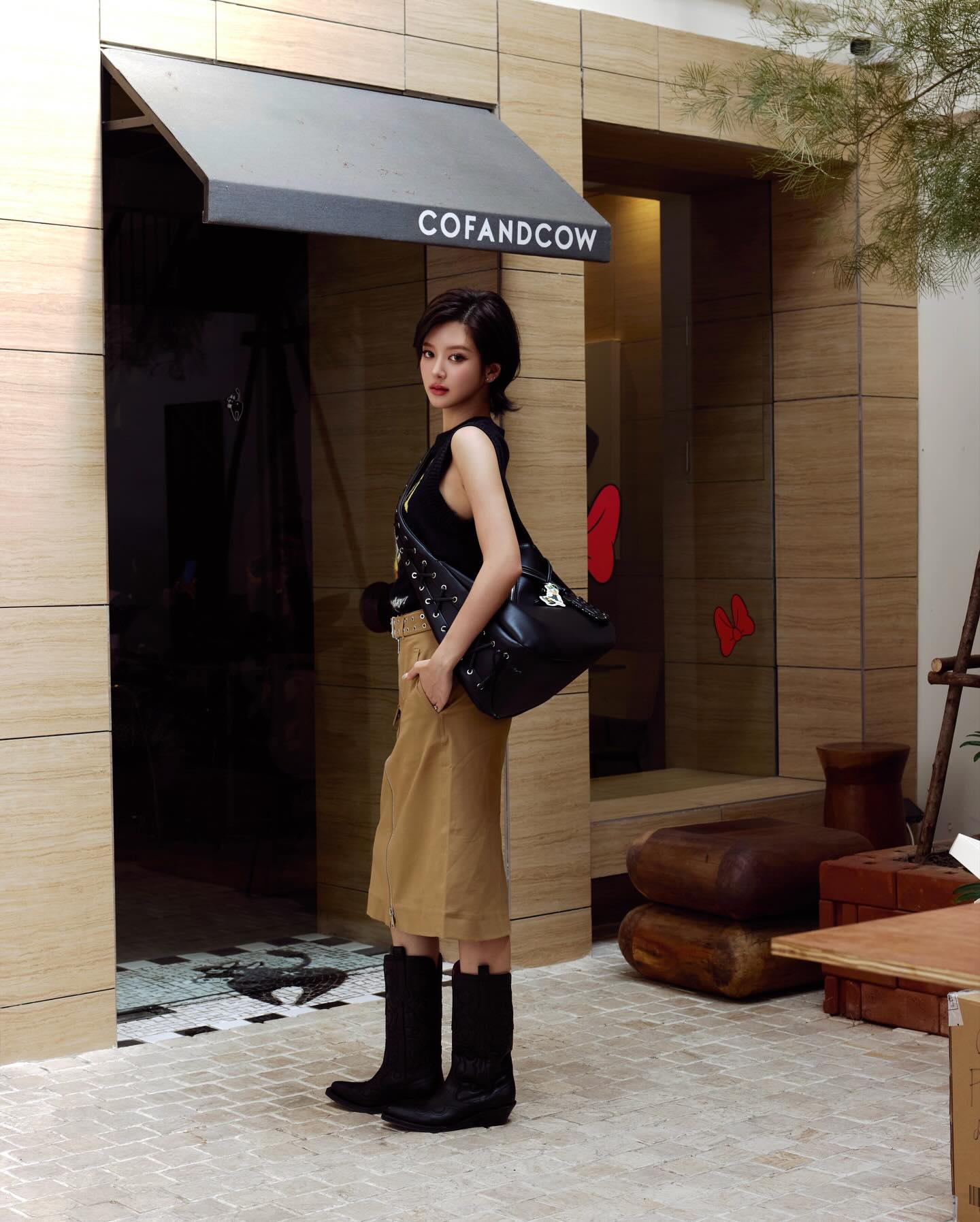 จูเน่ - เพลินพิชญา โกมลารชุน