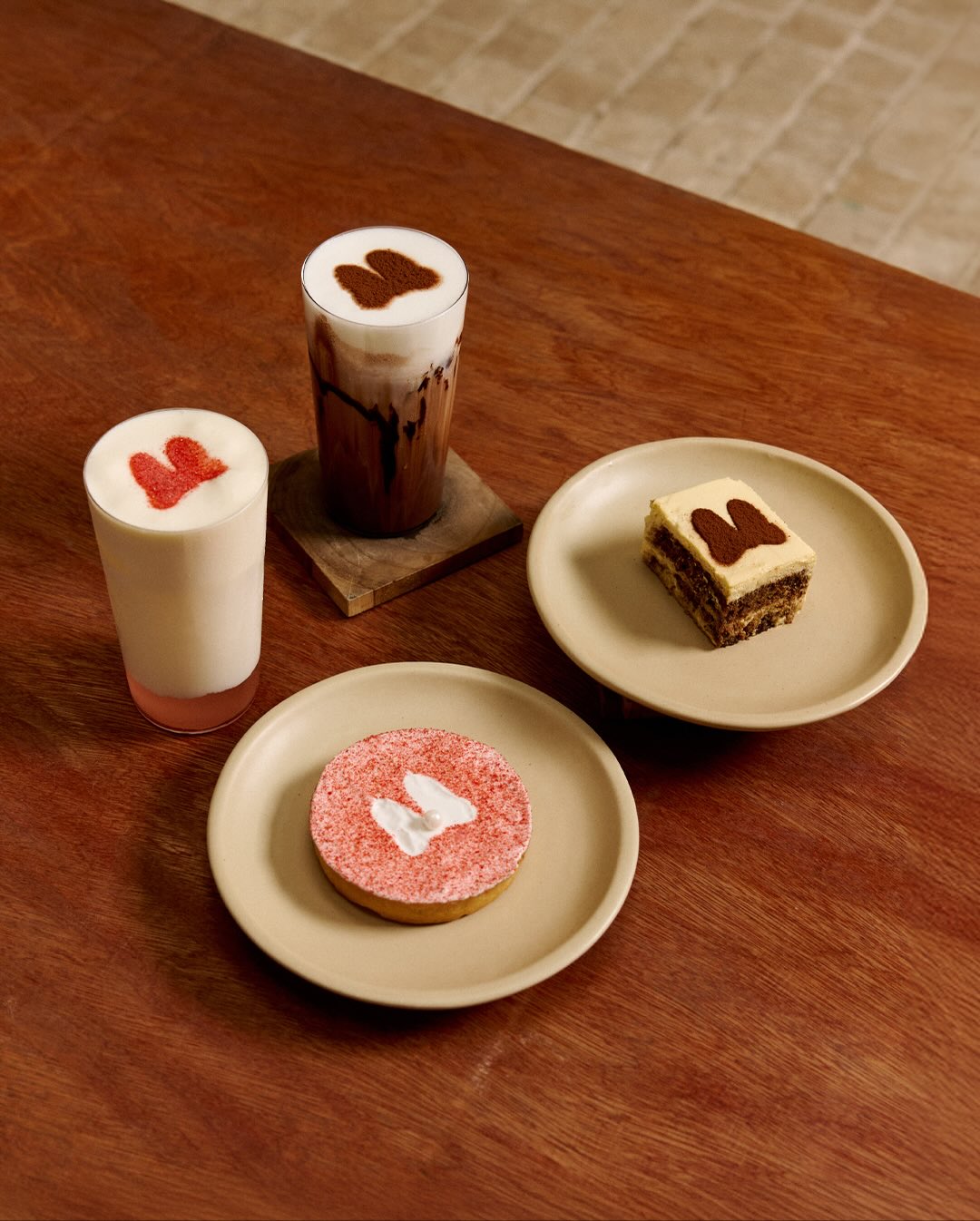 จูเน่ - เพลินพิชญา โกมลารชุน