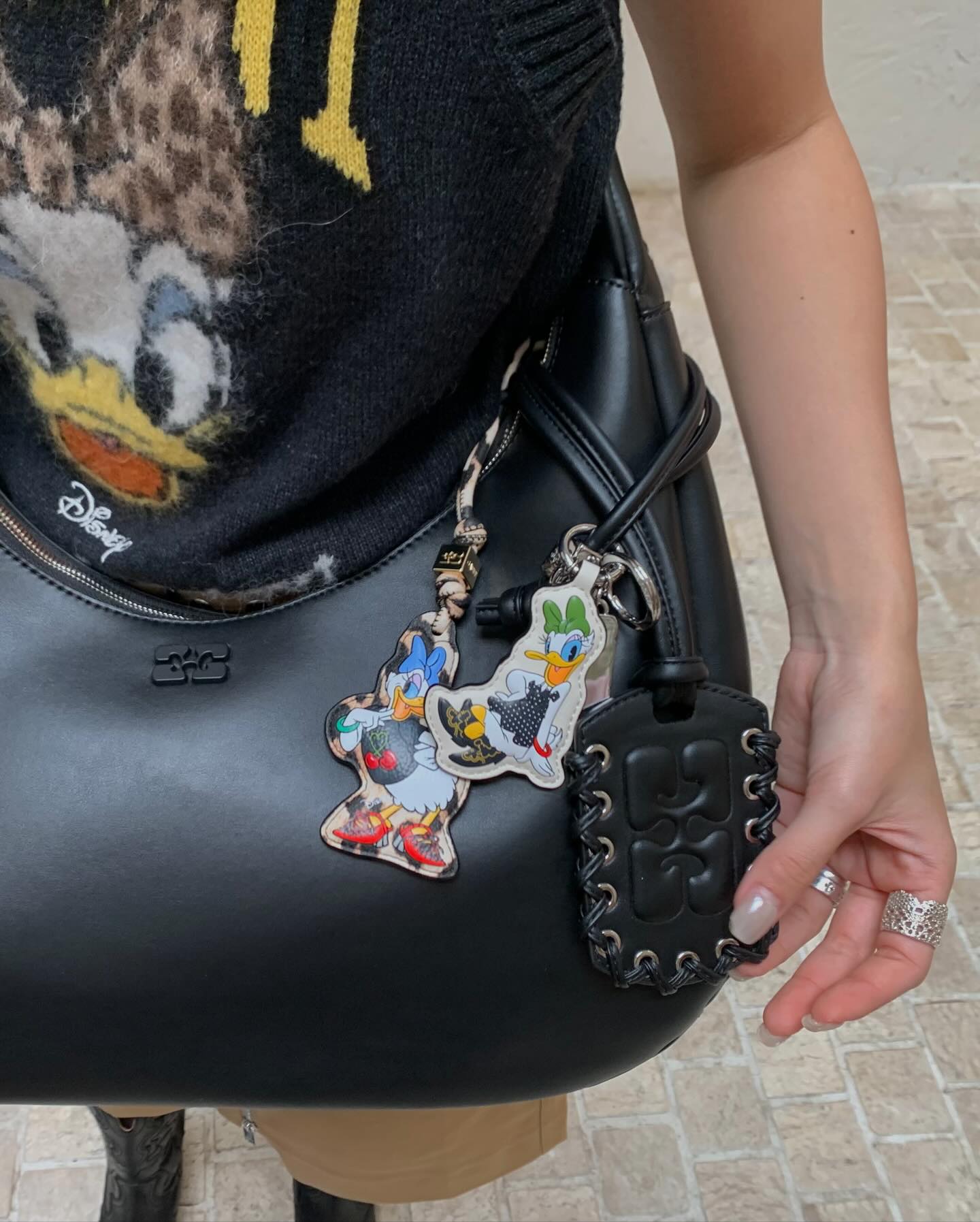 จูเน่ - เพลินพิชญา โกมลารชุน