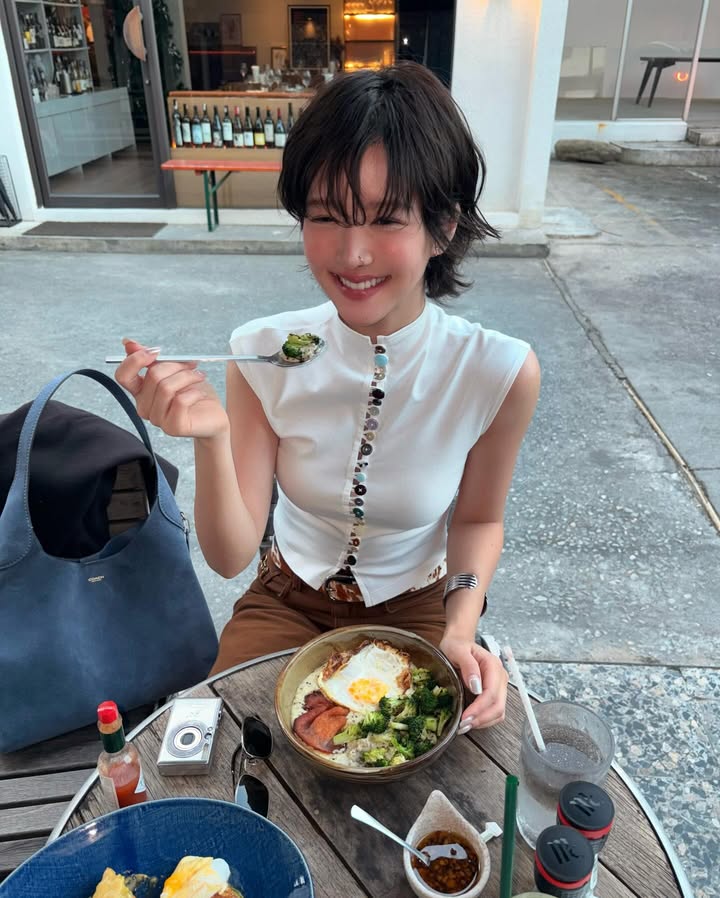 จูเน่ - เพลินพิชญา โกมลารชุน