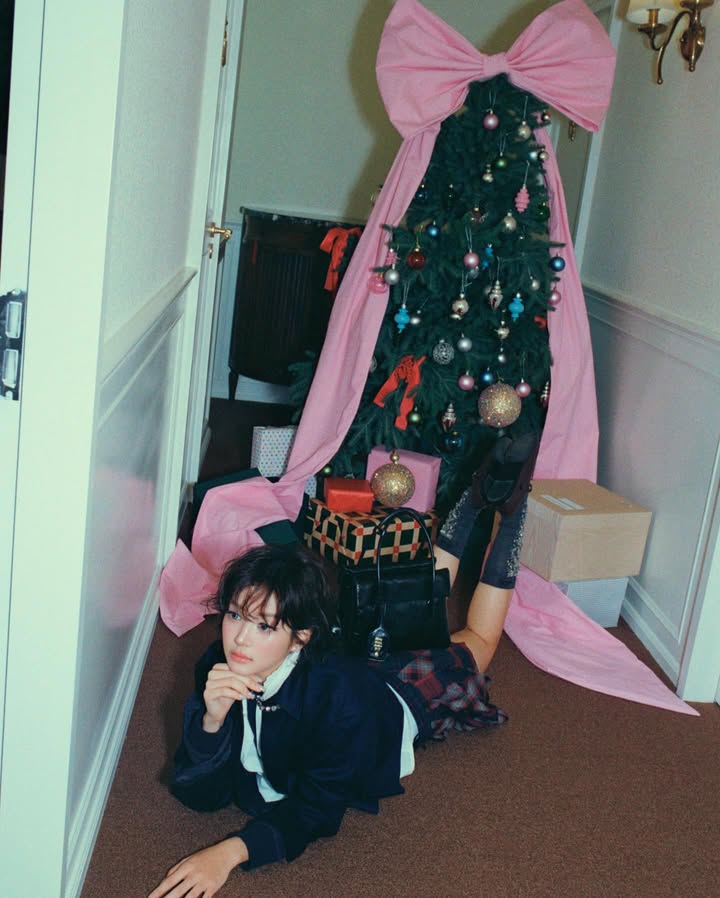 จูเน่ - เพลินพิชญา โกมลารชุน