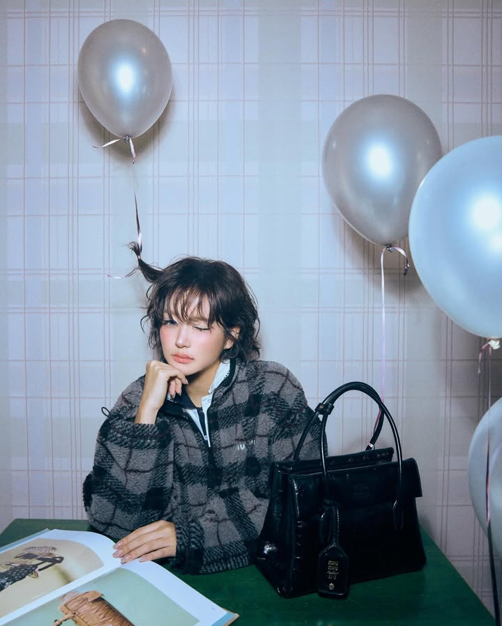 จูเน่ - เพลินพิชญา โกมลารชุน