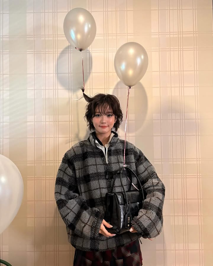 จูเน่ - เพลินพิชญา โกมลารชุน