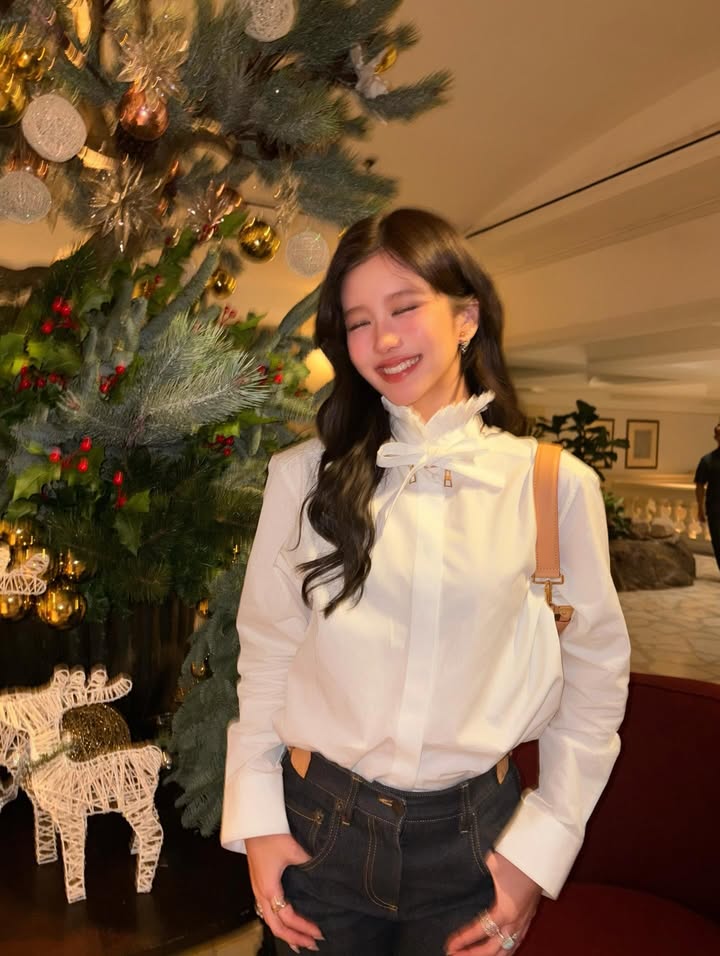 จูเน่ - เพลินพิชญา โกมลารชุน