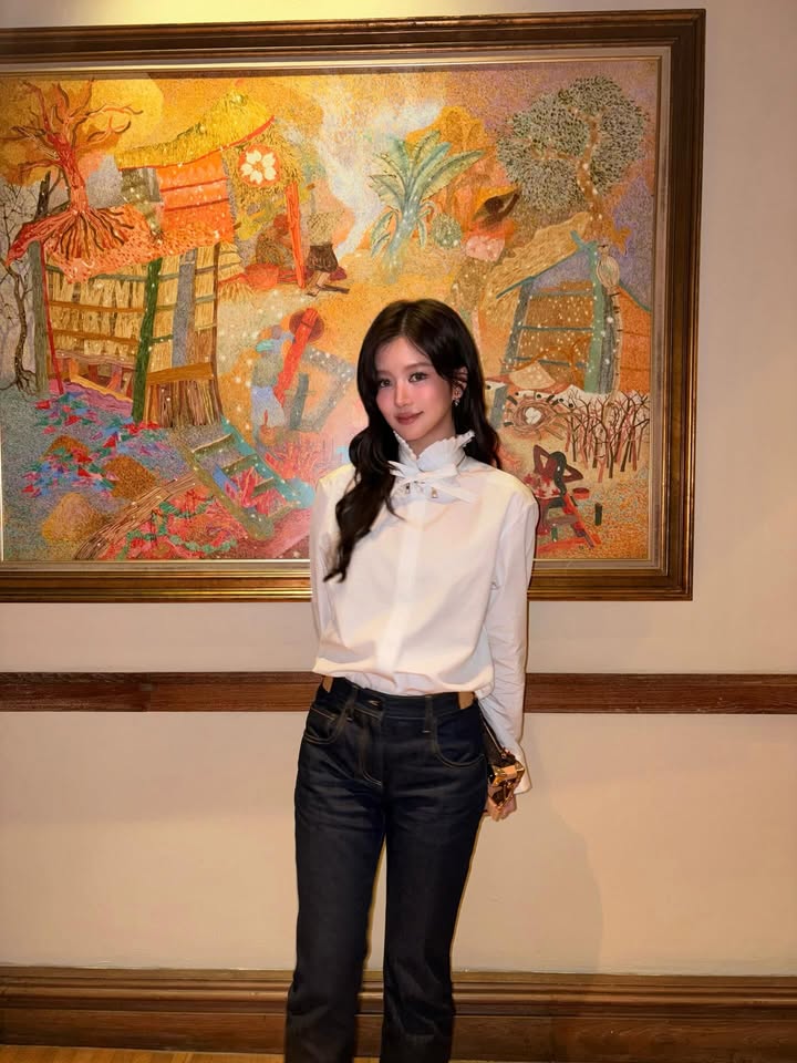 จูเน่ - เพลินพิชญา โกมลารชุน