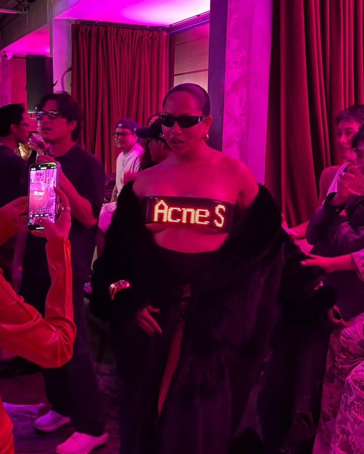 จูเน่ - เพลินพิชญา โกมลารชุน