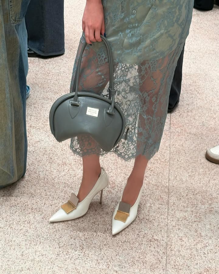 จูเน่ - เพลินพิชญา โกมลารชุน