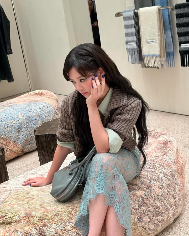 จูเน่ - เพลินพิชญา โกมลารชุน