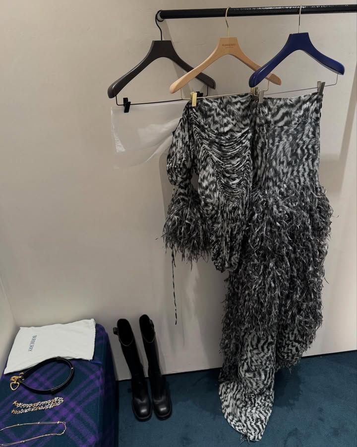 จูเน่ - เพลินพิชญา โกมลารชุน