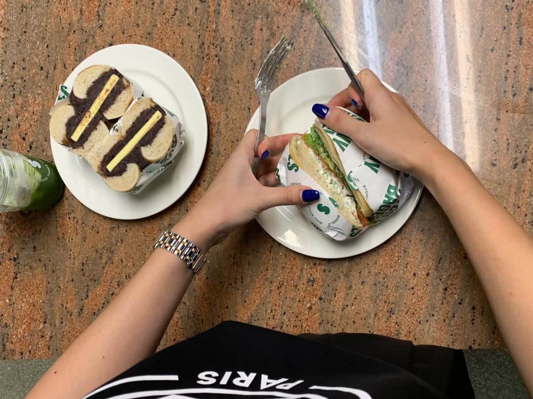 จูเน่ - เพลินพิชญา โกมลารชุน