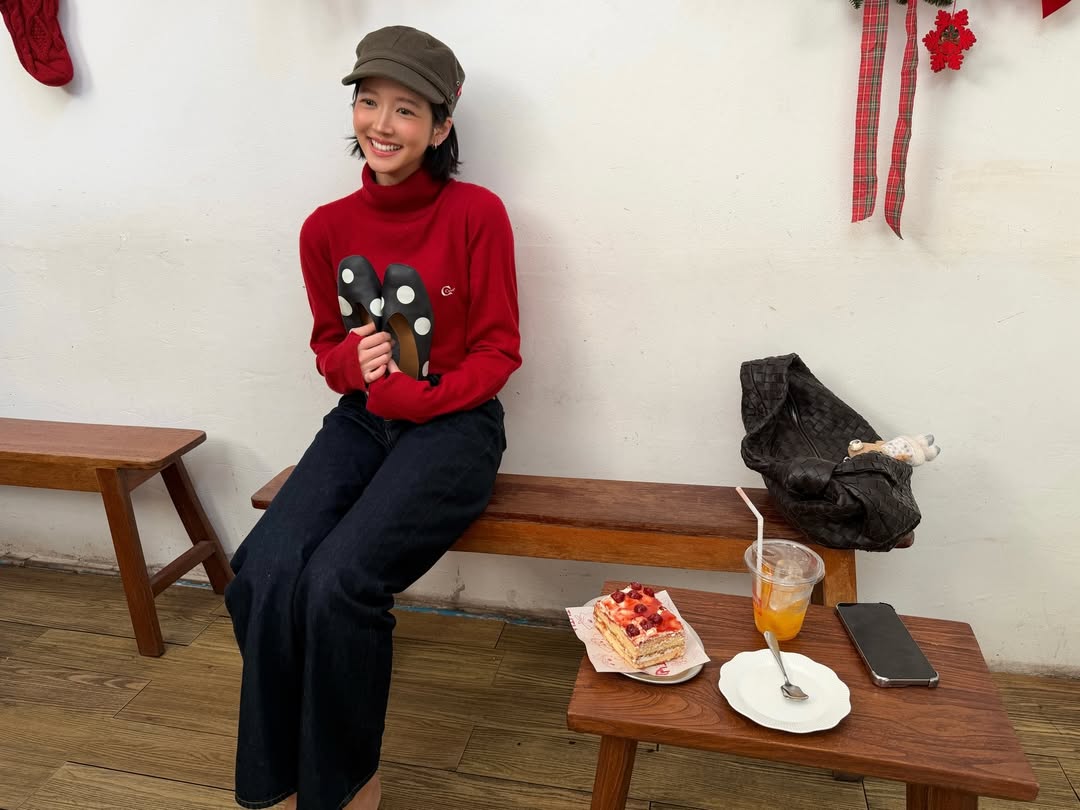 จูเน่ - เพลินพิชญา โกมลารชุน