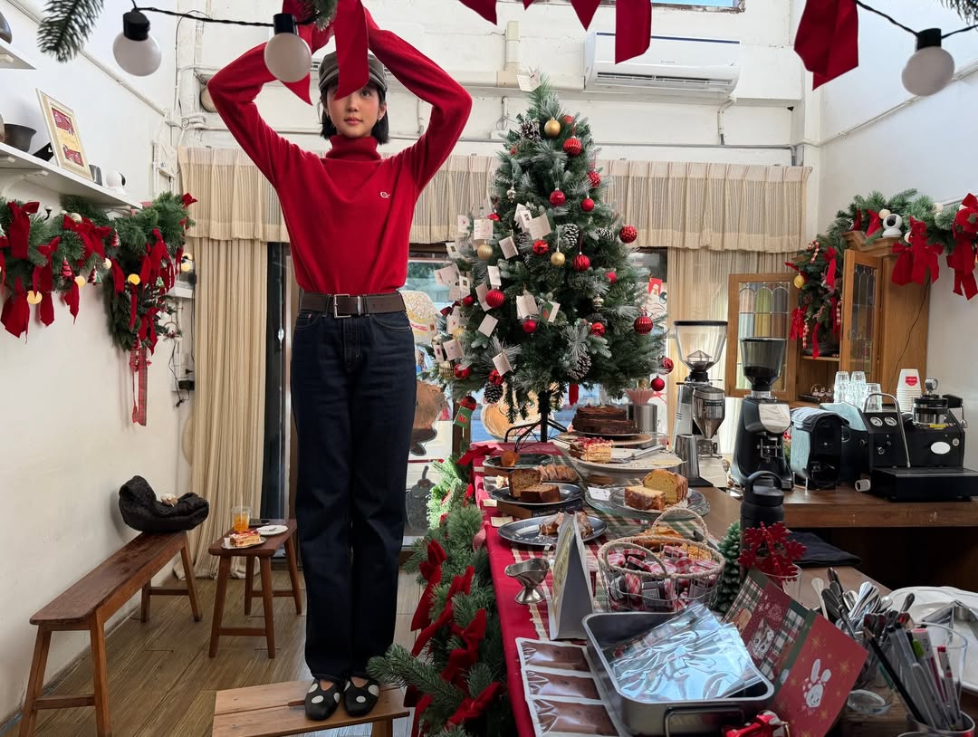 จูเน่ - เพลินพิชญา โกมลารชุน