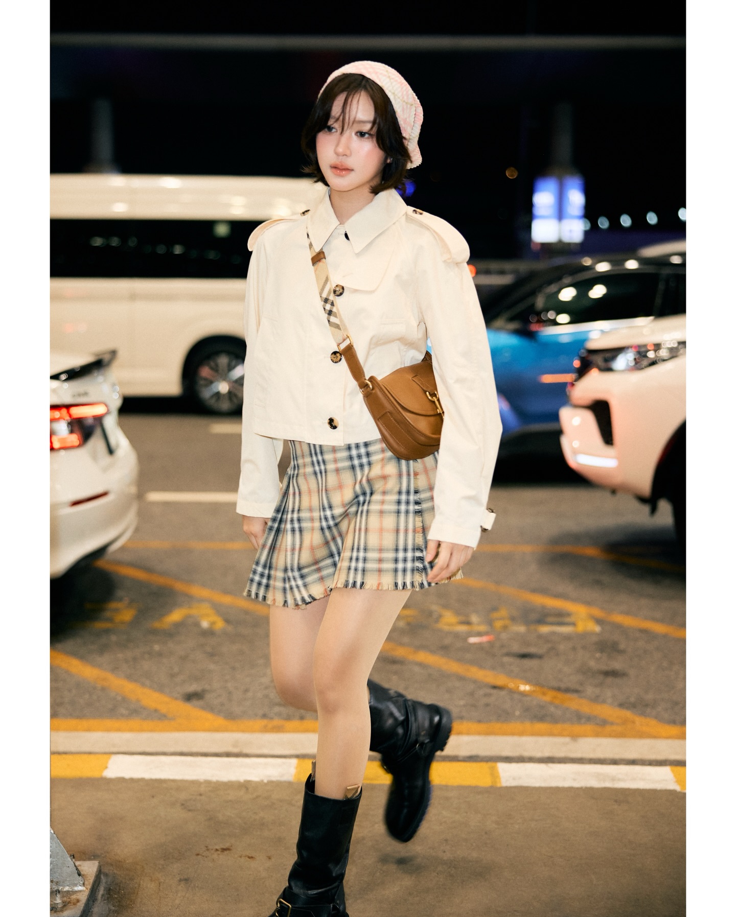 จูเน่ - เพลินพิชญา โกมลารชุน