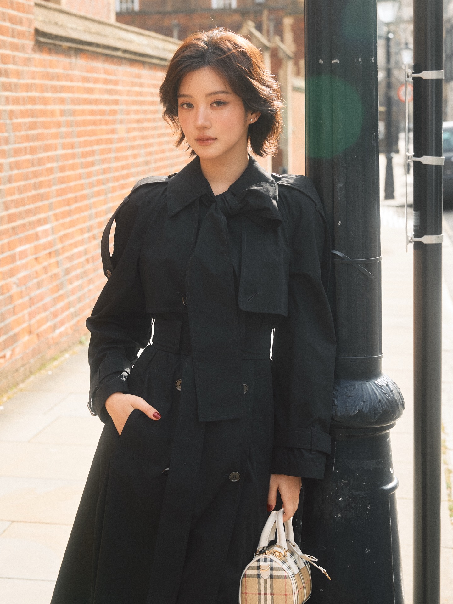 จูเน่ - เพลินพิชญา โกมลารชุน