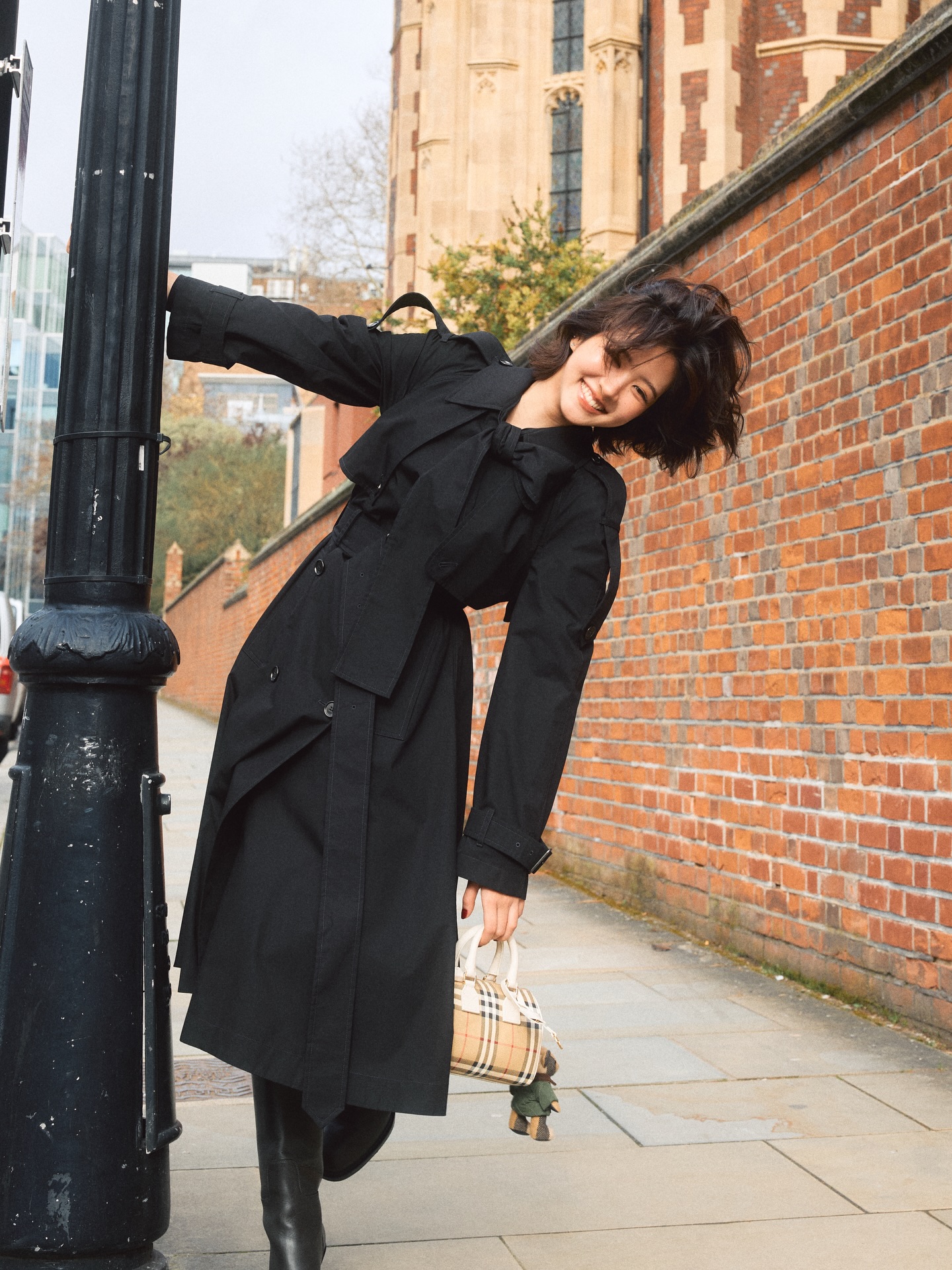 จูเน่ - เพลินพิชญา โกมลารชุน