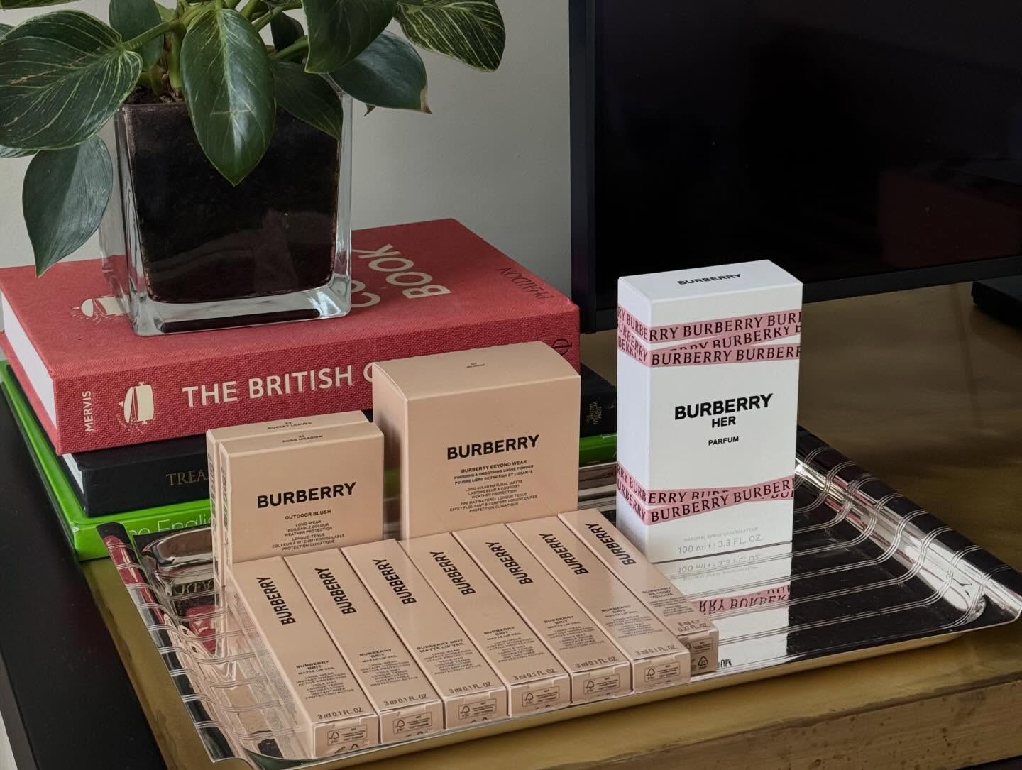 จูเน่ - เพลินพิชญา โกมลารชุน