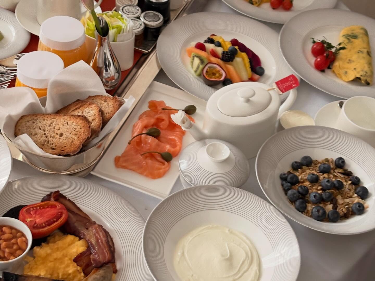 จูเน่ - เพลินพิชญา โกมลารชุน