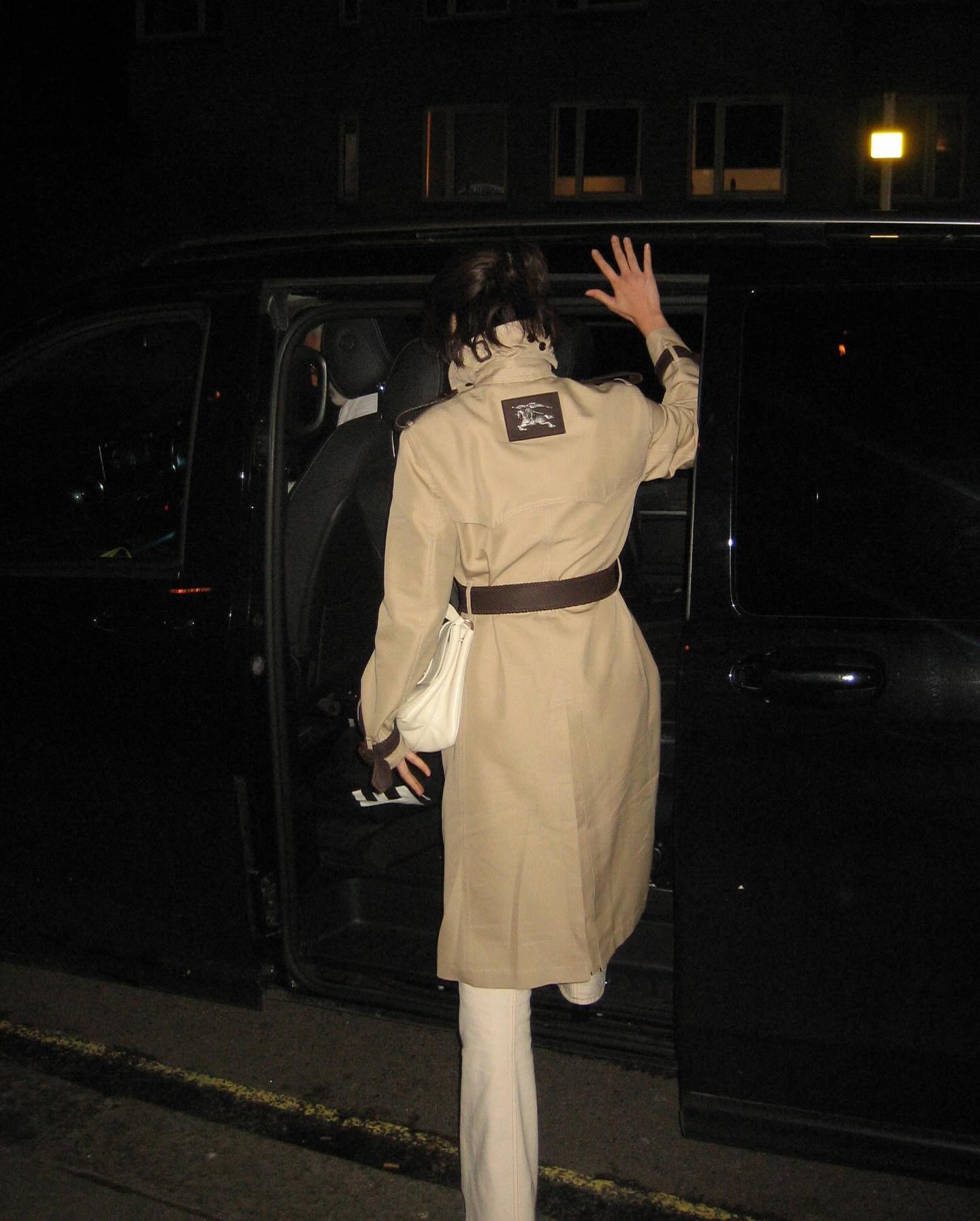 จูเน่ - เพลินพิชญา โกมลารชุน