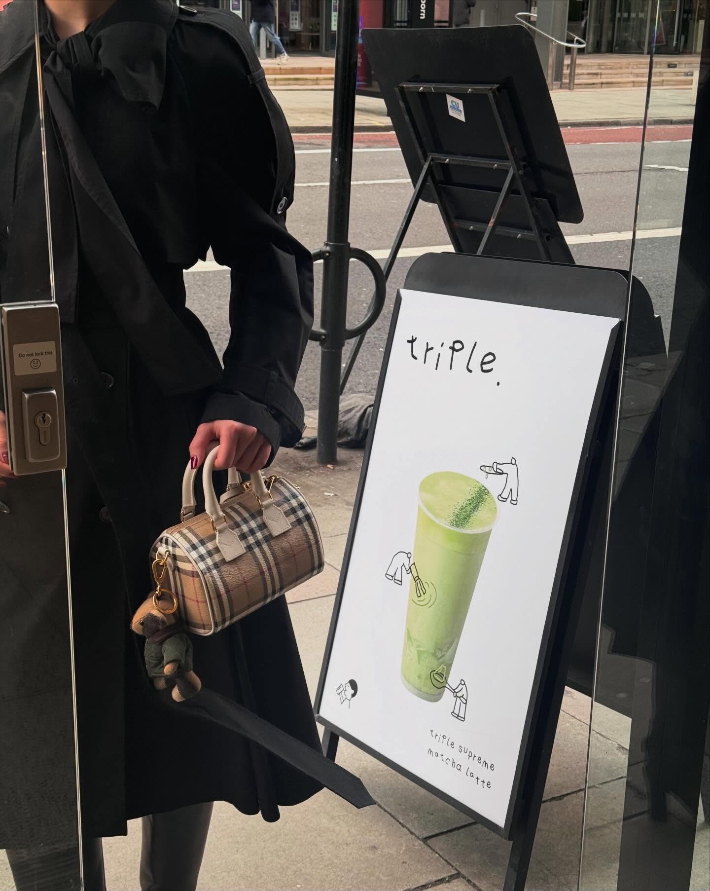 จูเน่ - เพลินพิชญา โกมลารชุน