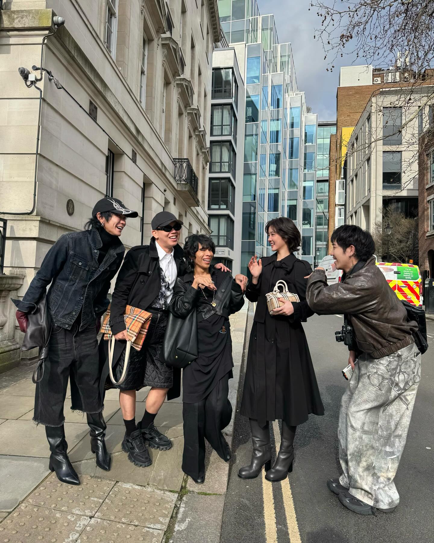 จูเน่ - เพลินพิชญา โกมลารชุน