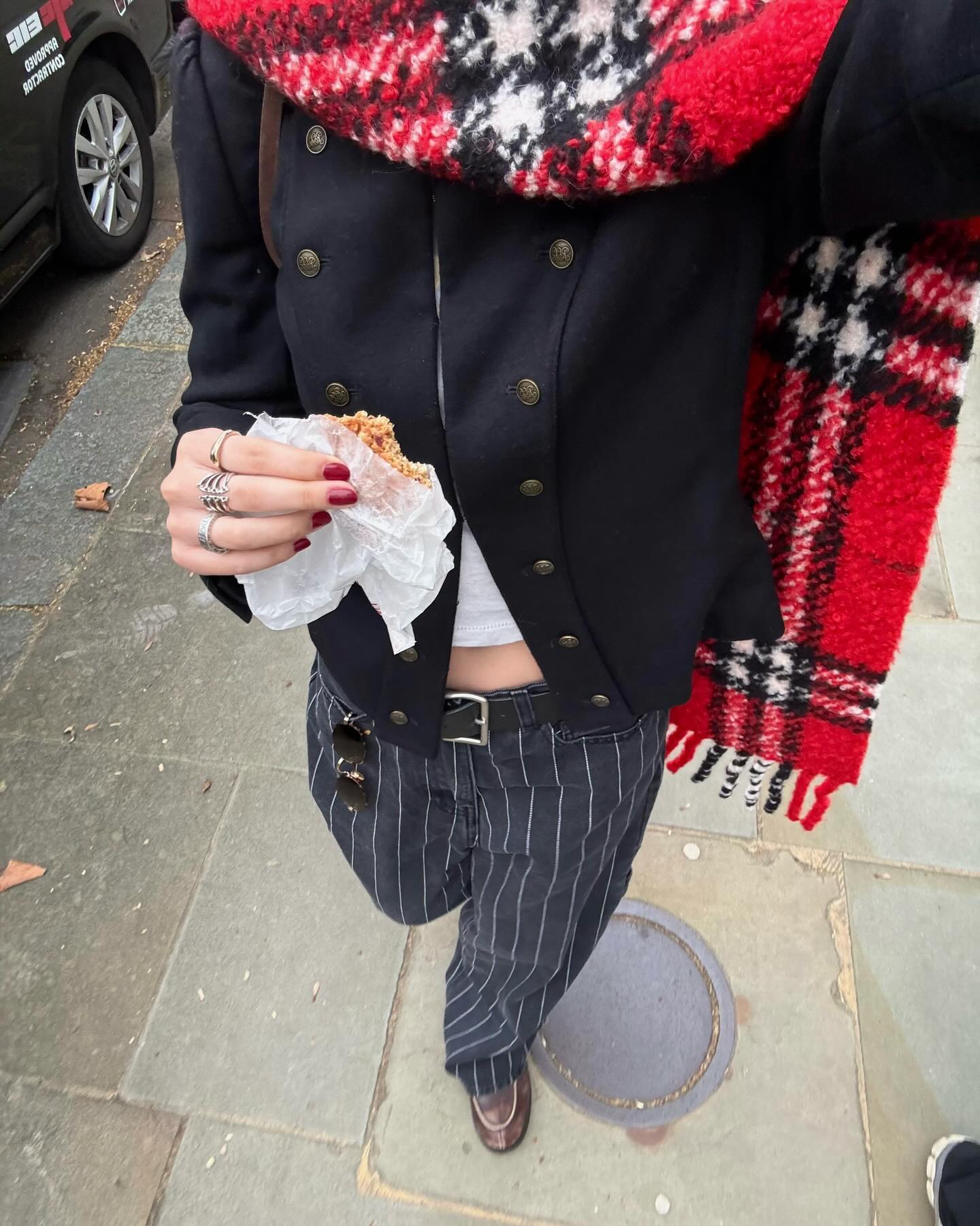 จูเน่ - เพลินพิชญา โกมลารชุน