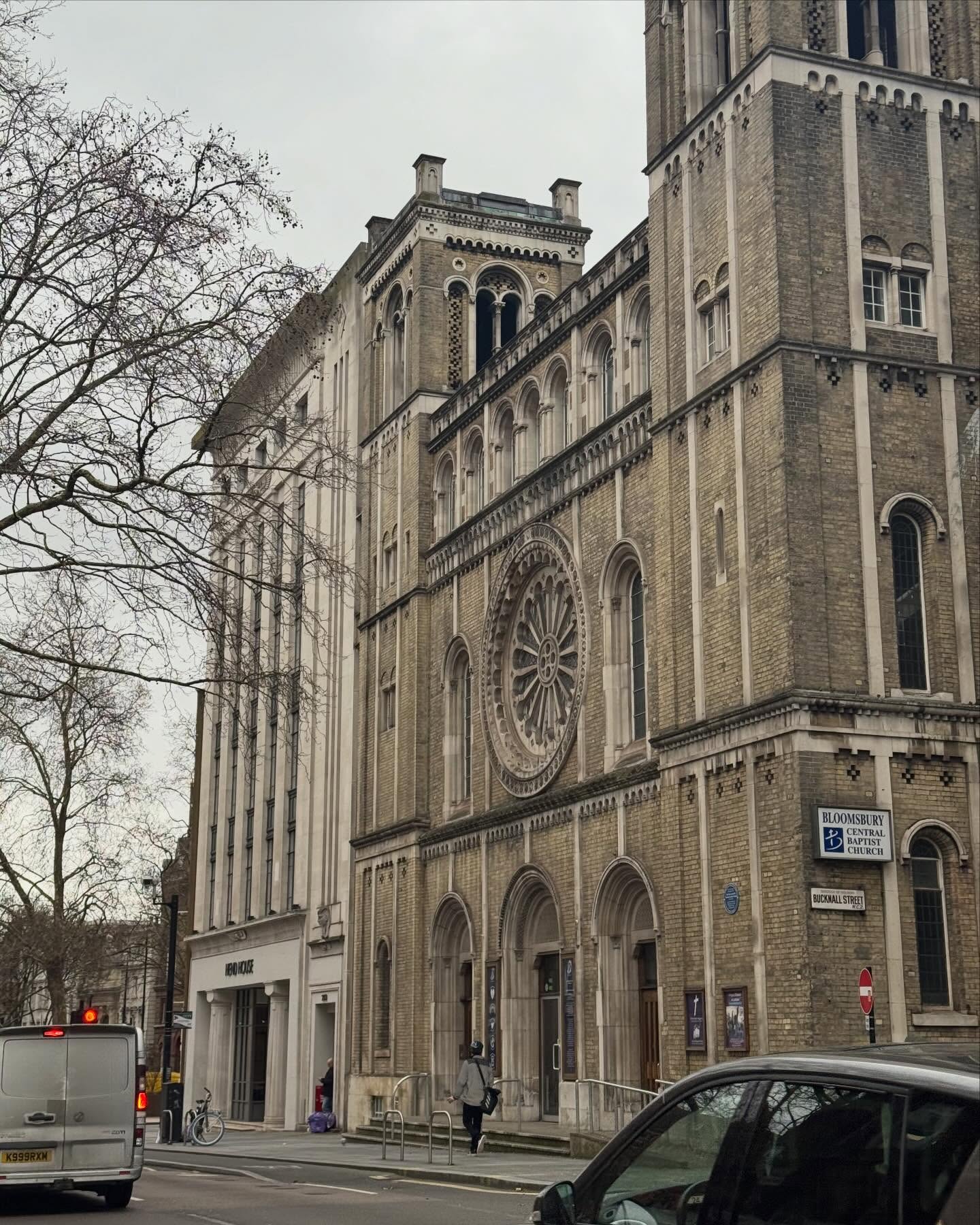 จูเน่ - เพลินพิชญา โกมลารชุน