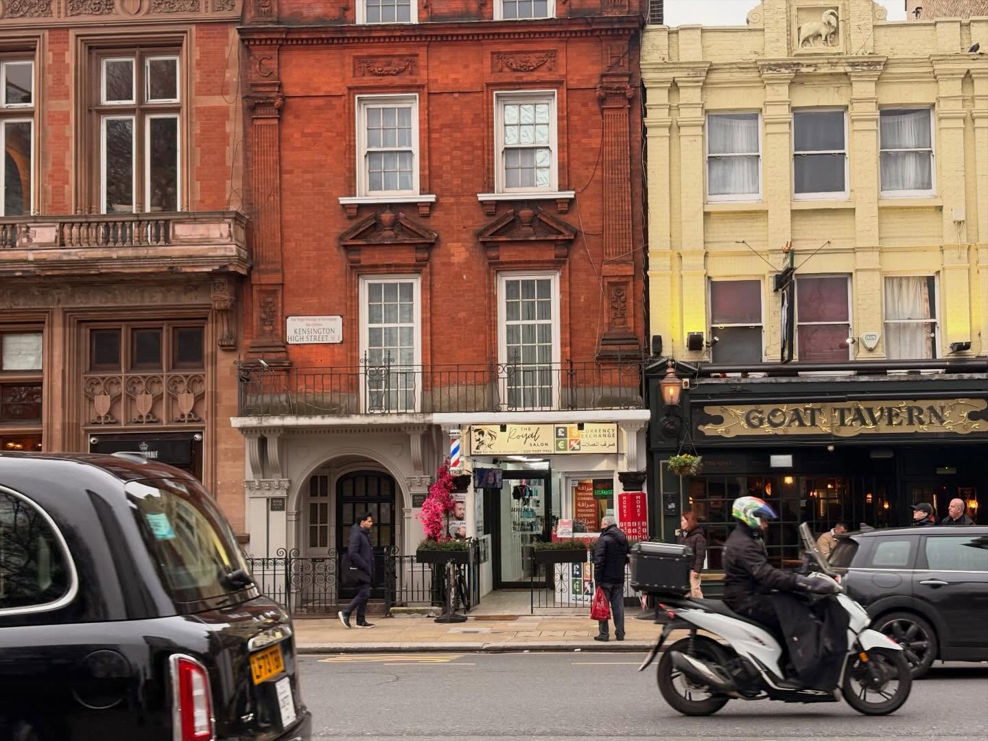 จูเน่ - เพลินพิชญา โกมลารชุน