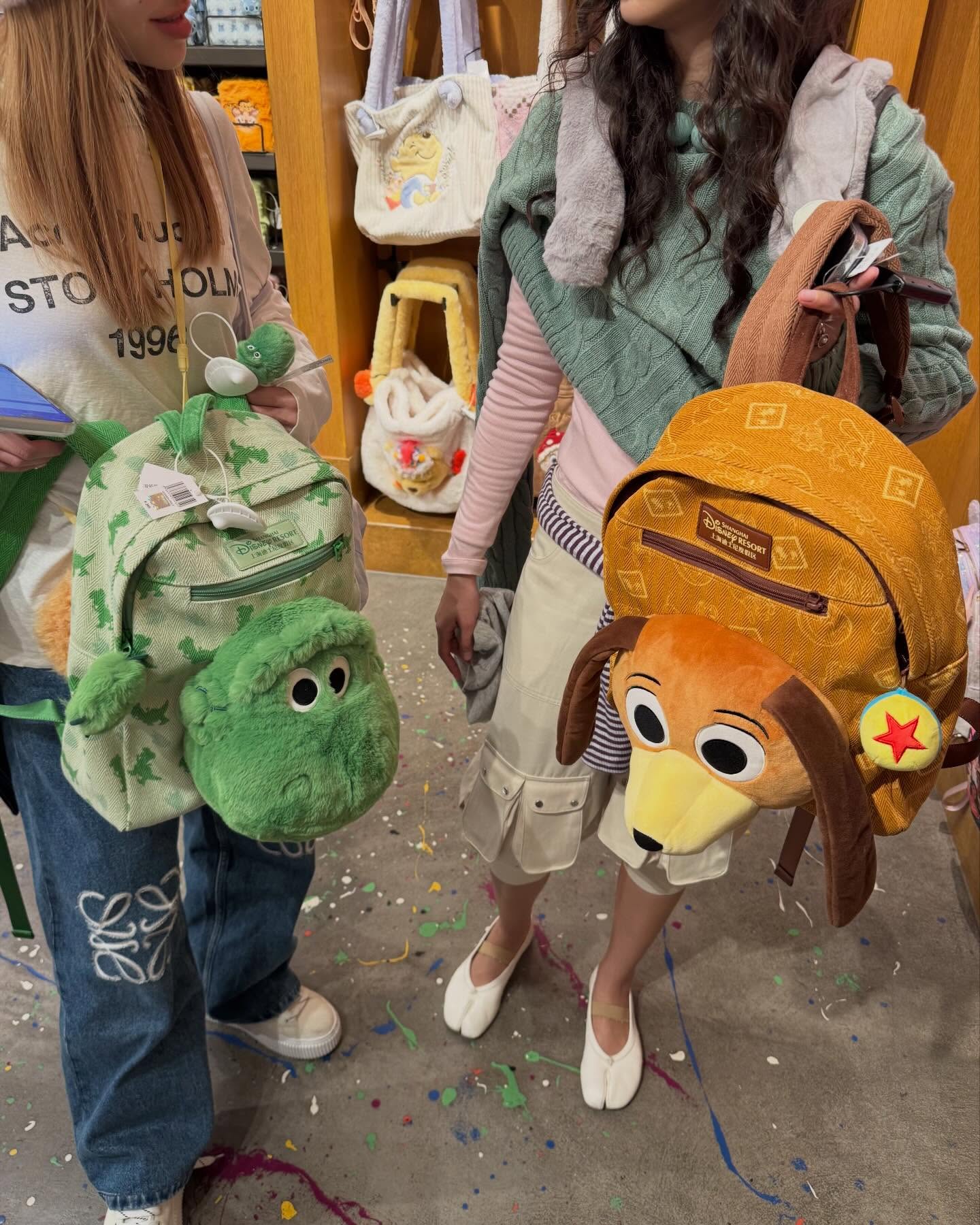 จูเน่ - เพลินพิชญา โกมลารชุน