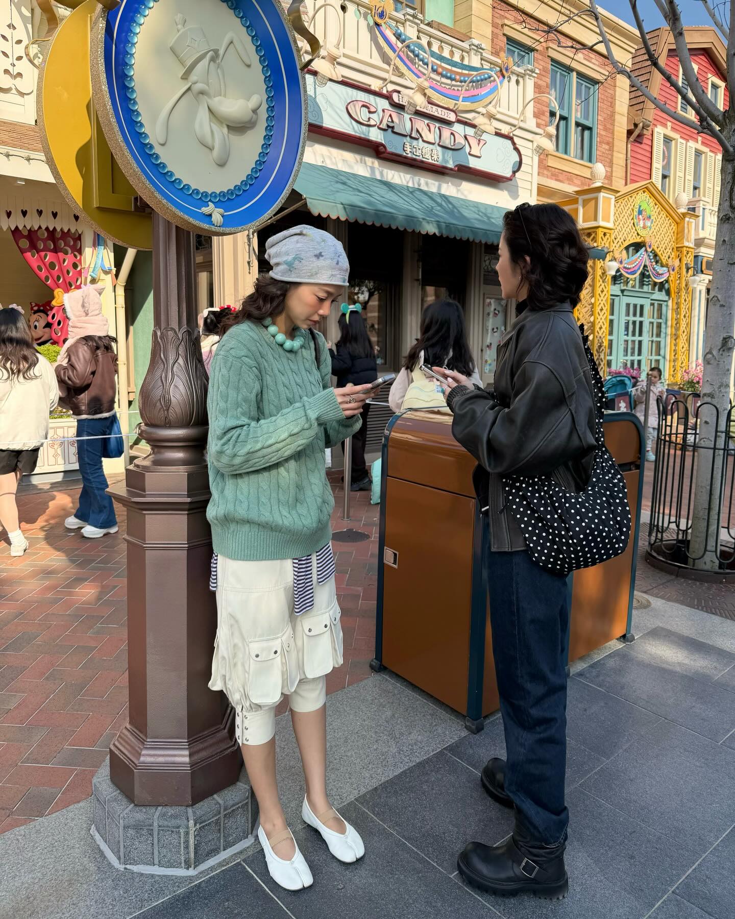 จูเน่ - เพลินพิชญา โกมลารชุน