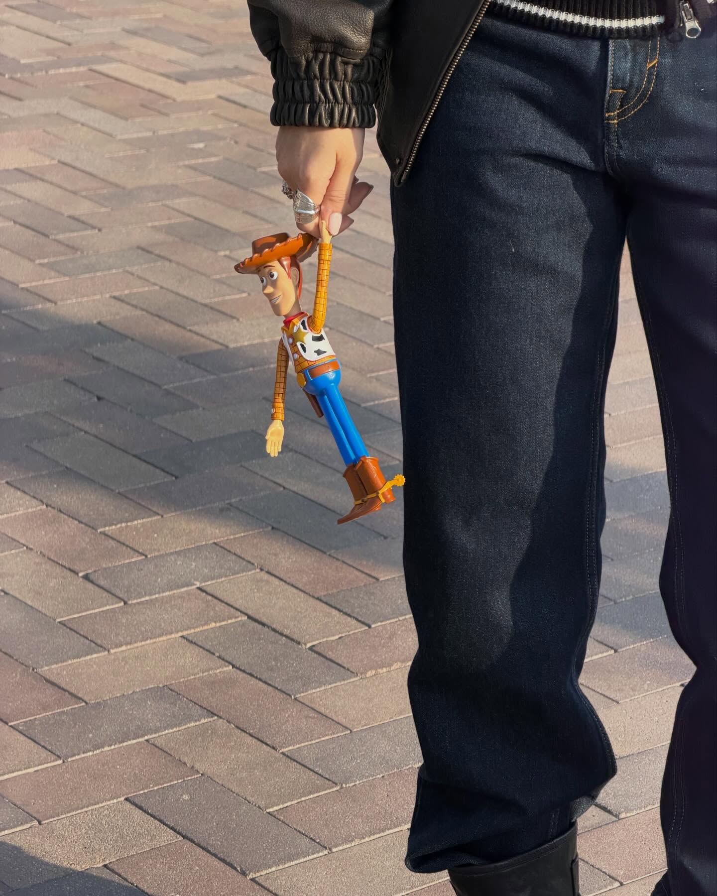 จูเน่ - เพลินพิชญา โกมลารชุน