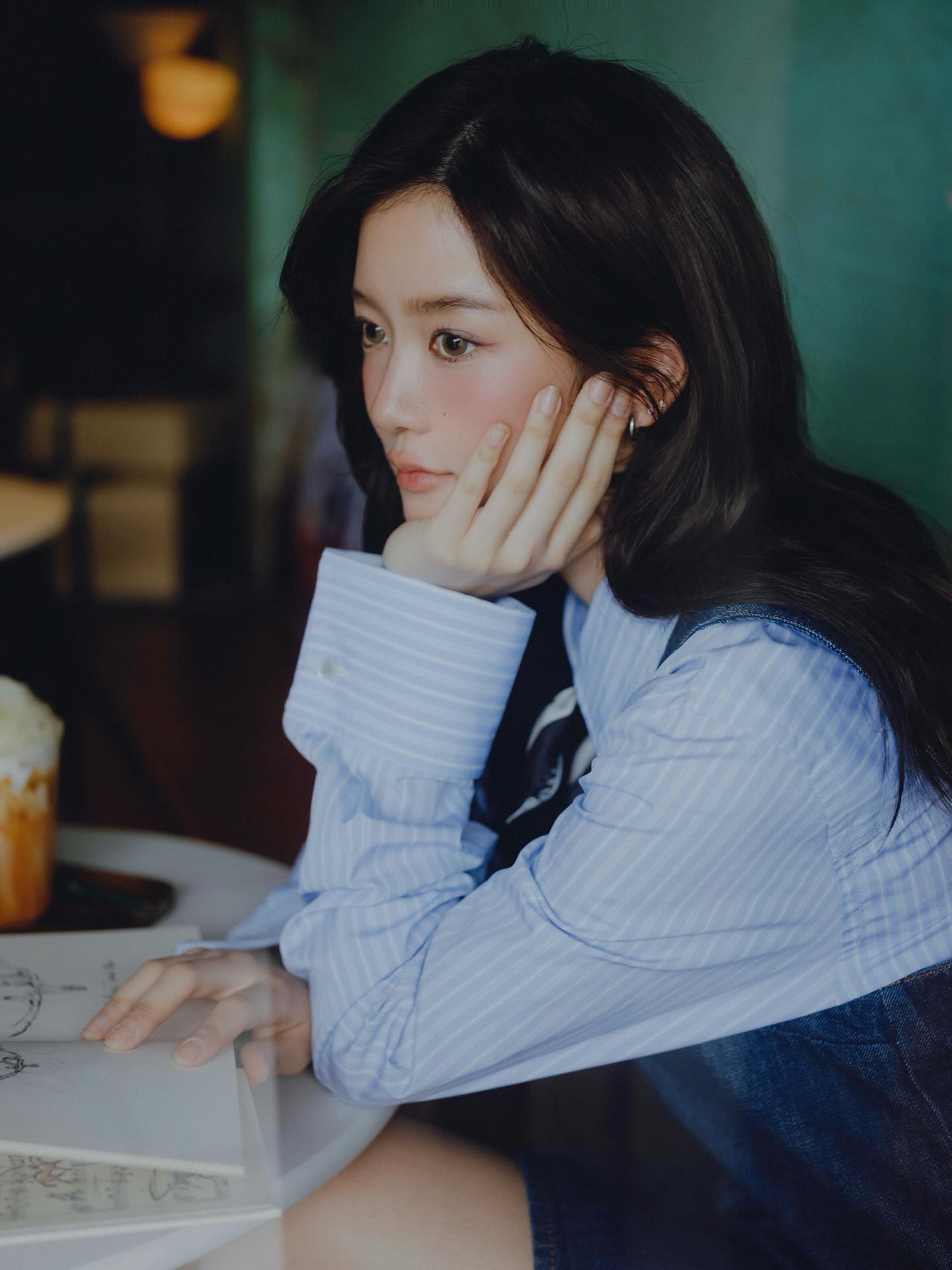 จูเน่ - เพลินพิชญา โกมลารชุน