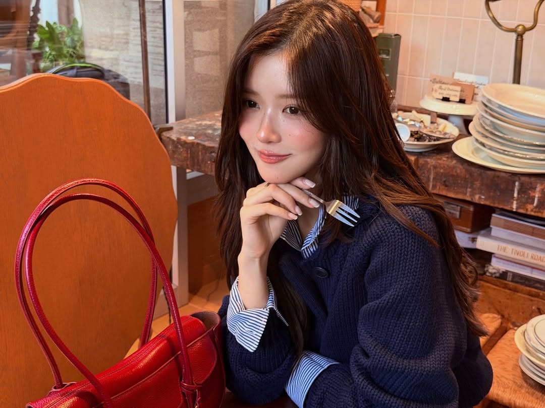 จูเน่ - เพลินพิชญา โกมลารชุน