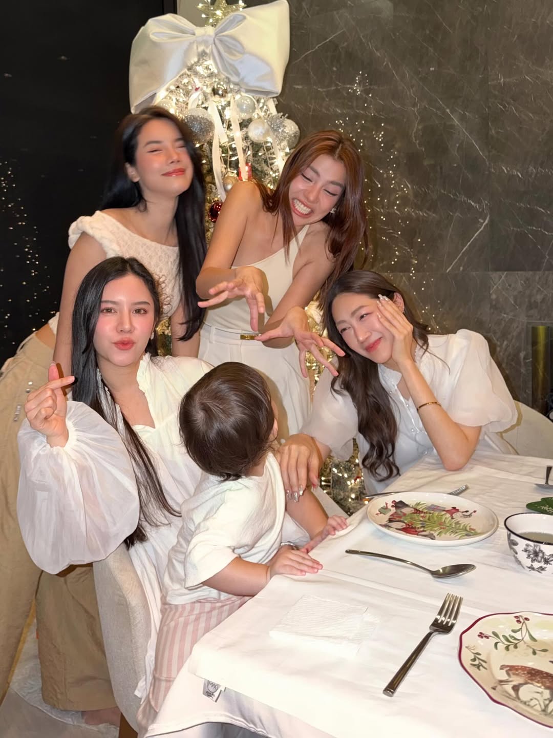 จีน่า - วิรายา ภัทรโชคชัย