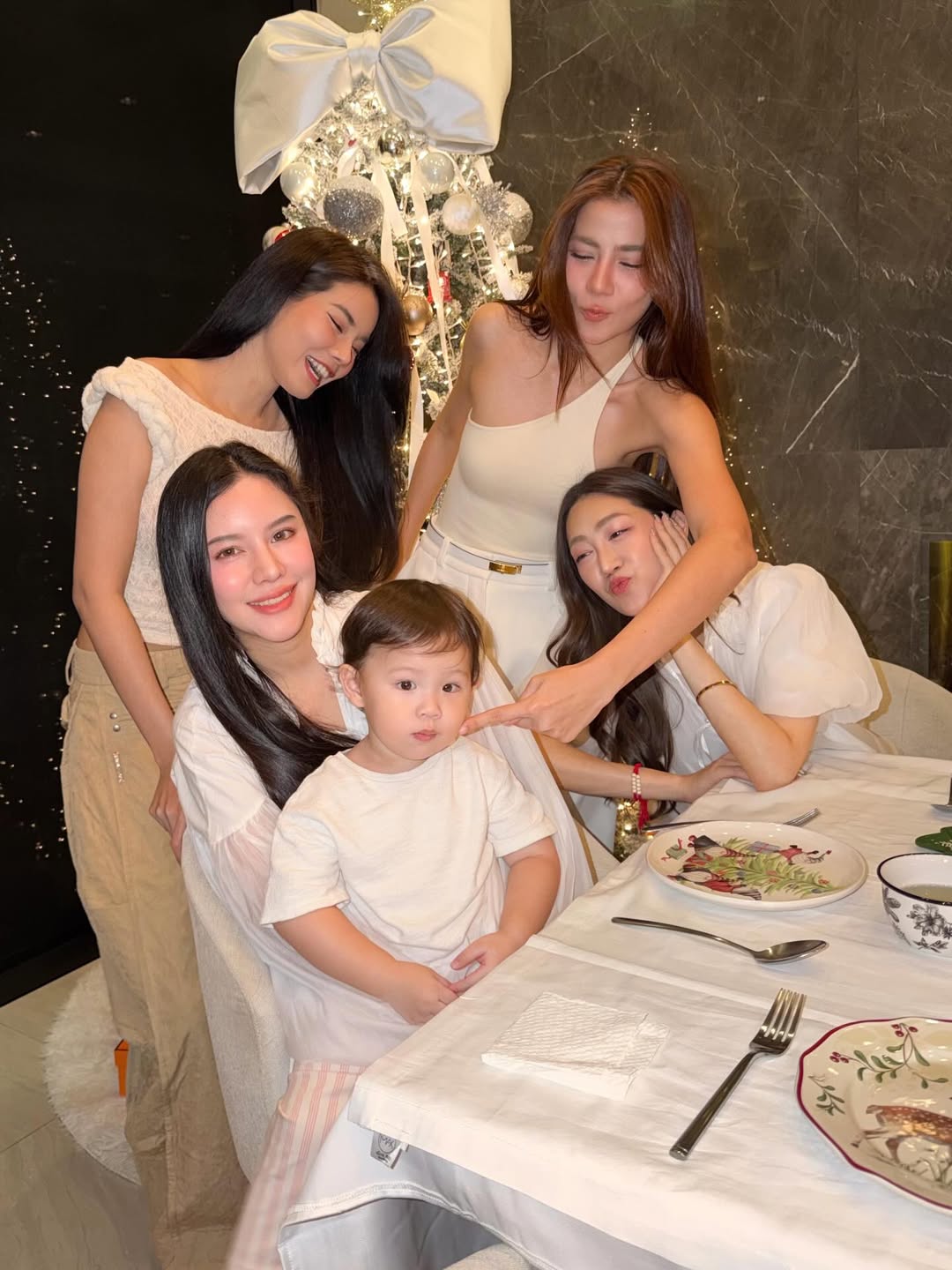 จีน่า - วิรายา ภัทรโชคชัย