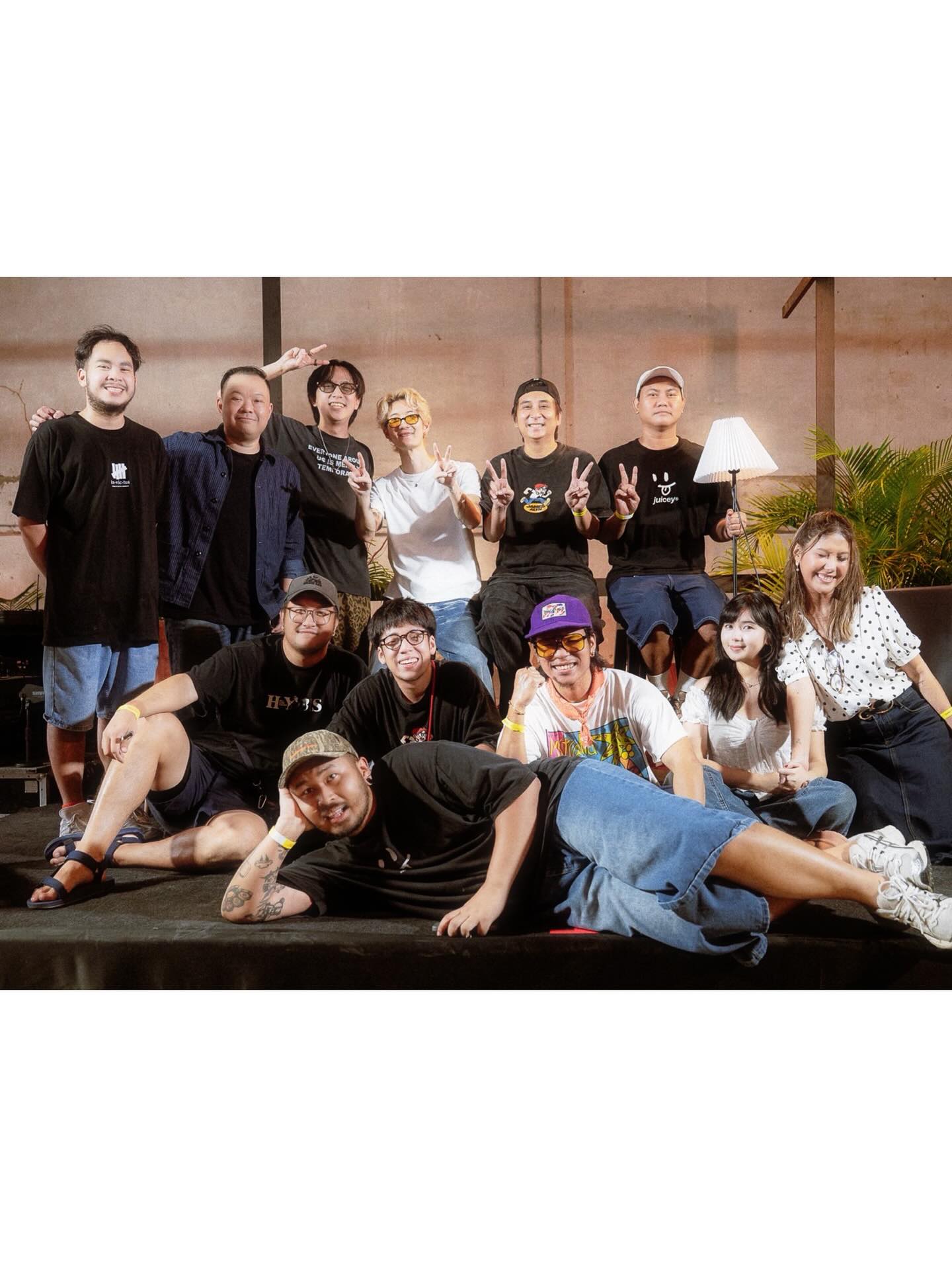 พลอย ศรนรินทร์