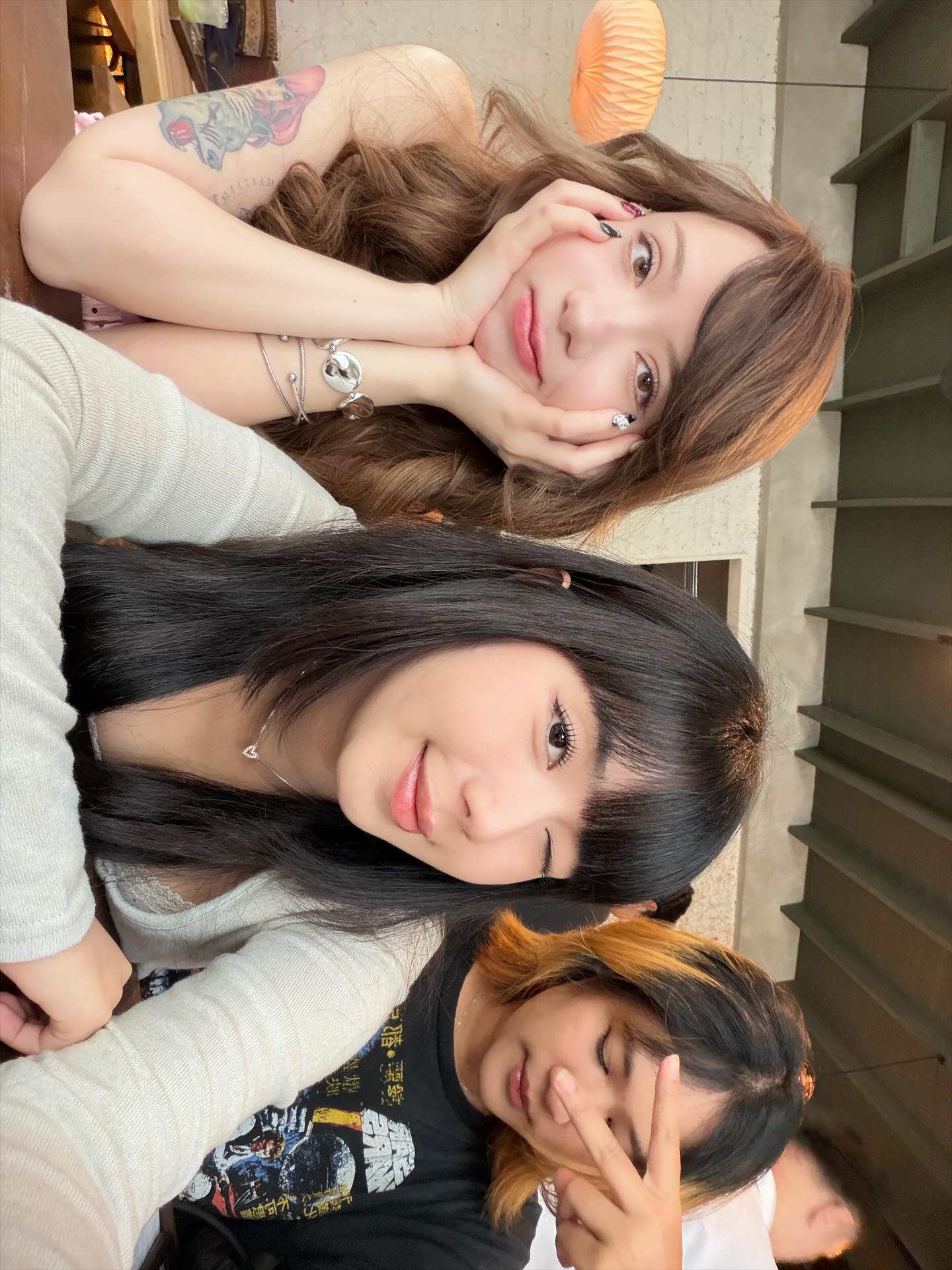 พลอย ศรนรินทร์