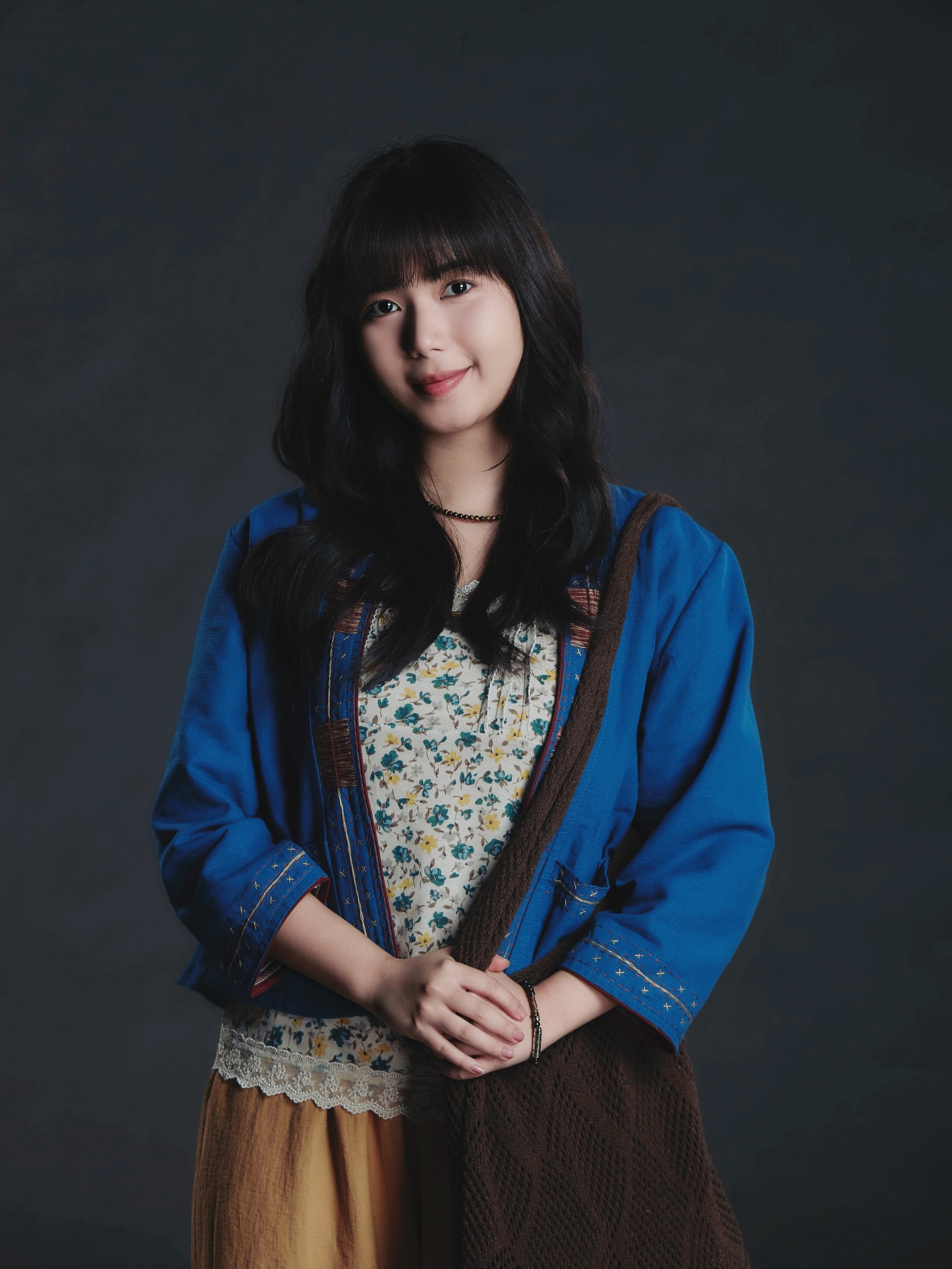 พลอย ศรนรินทร์