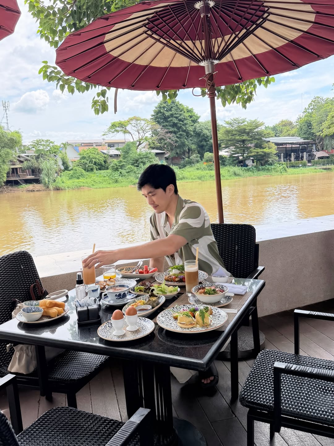 ไผ่ - พาทิศ พิสิฐกุล