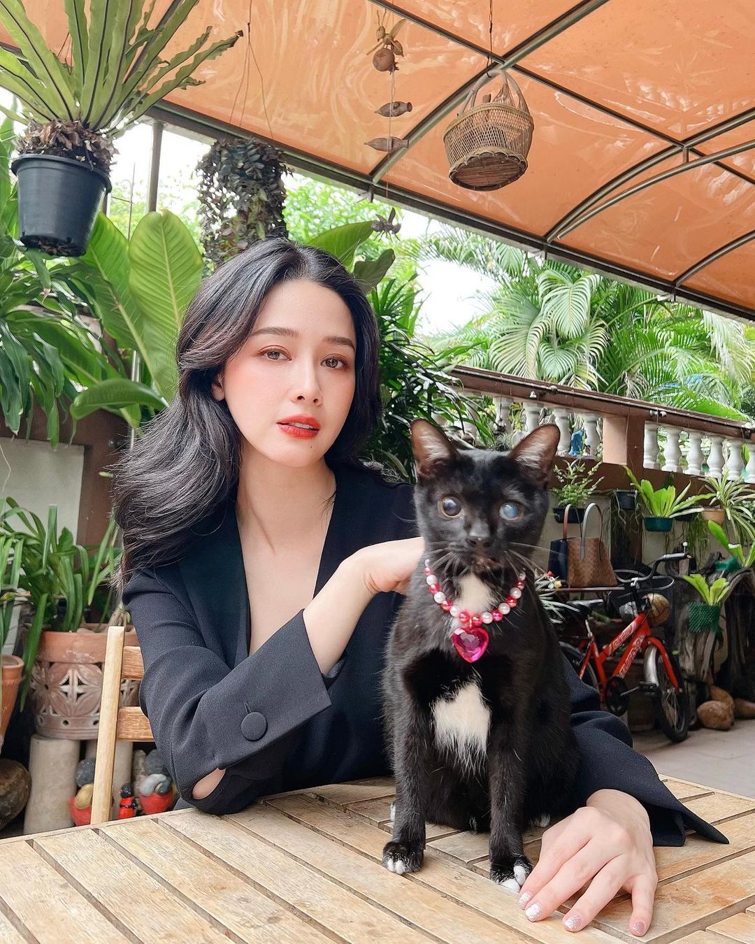 โม - อมีนา พินิจ