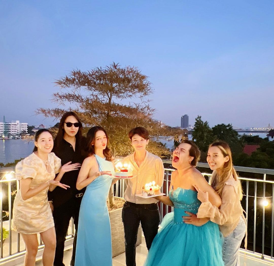 โม - อมีนา พินิจ