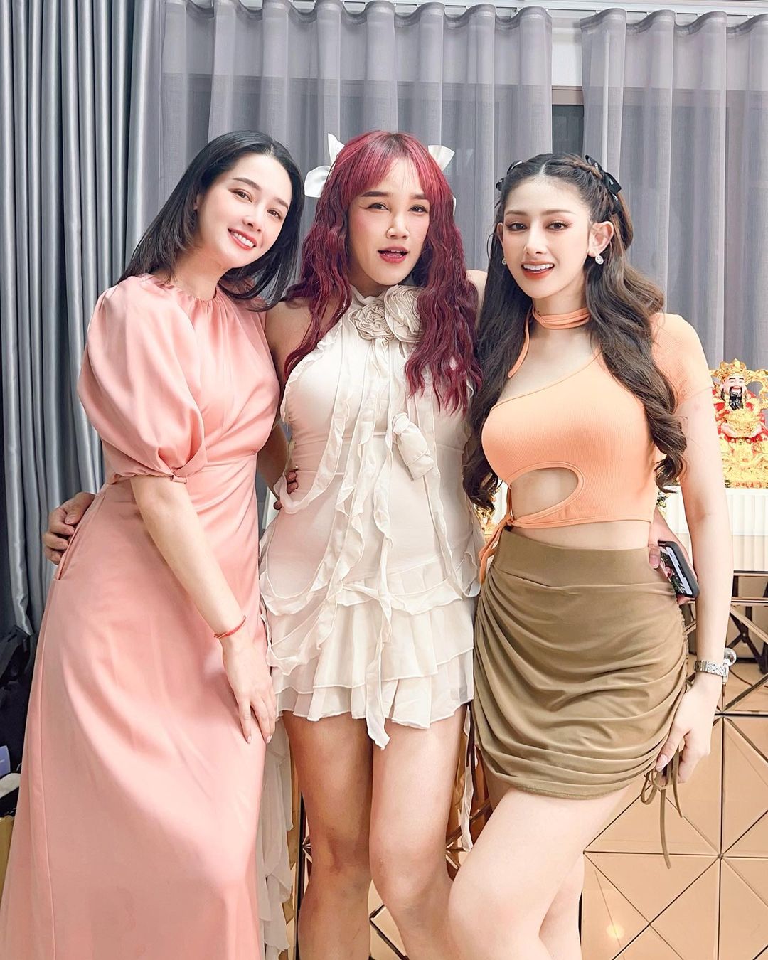 โม - อมีนา พินิจ