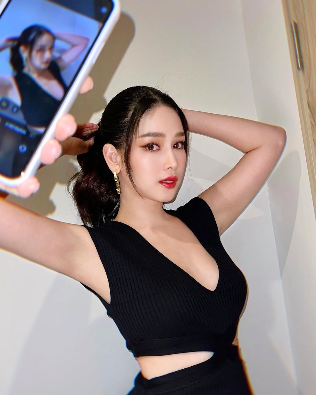 โม - อมีนา พินิจ