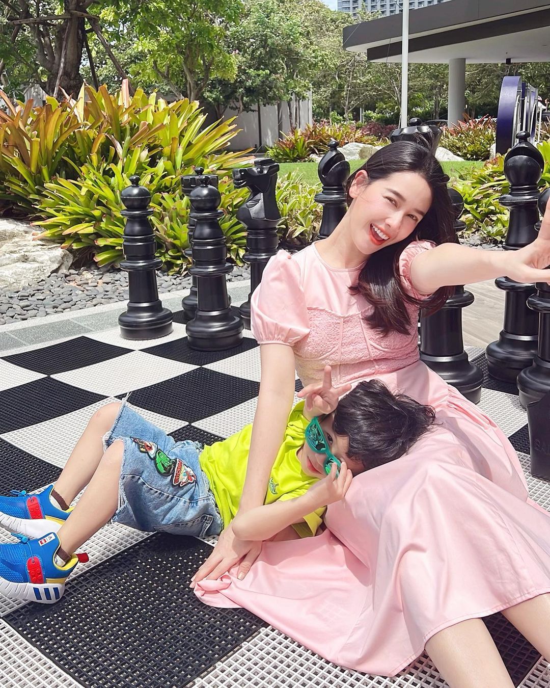 โม - อมีนา พินิจ