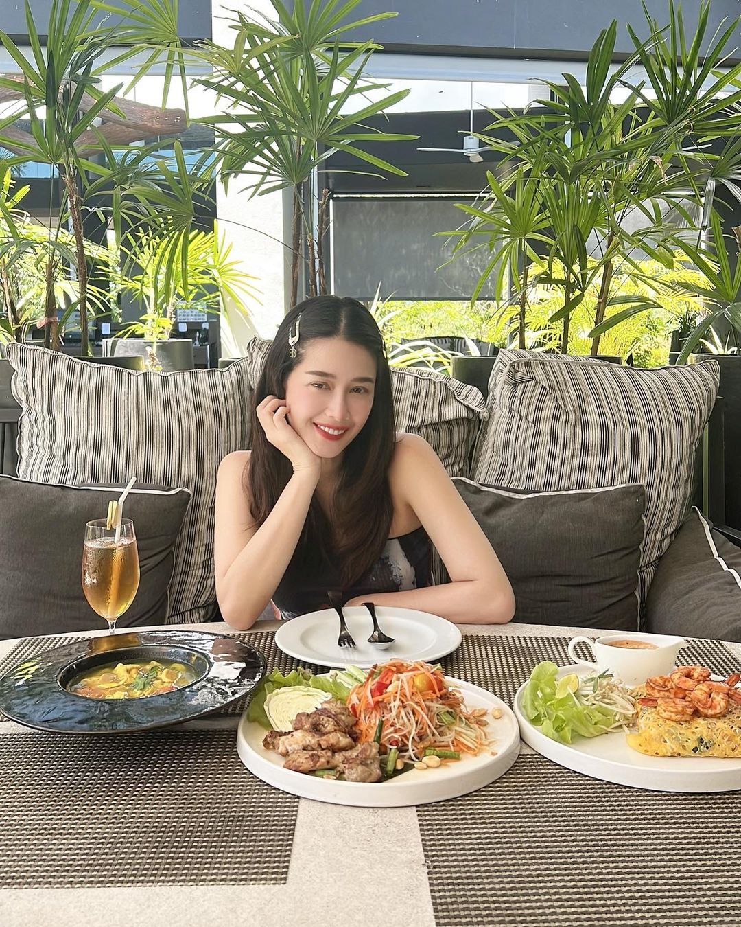 โม - อมีนา พินิจ