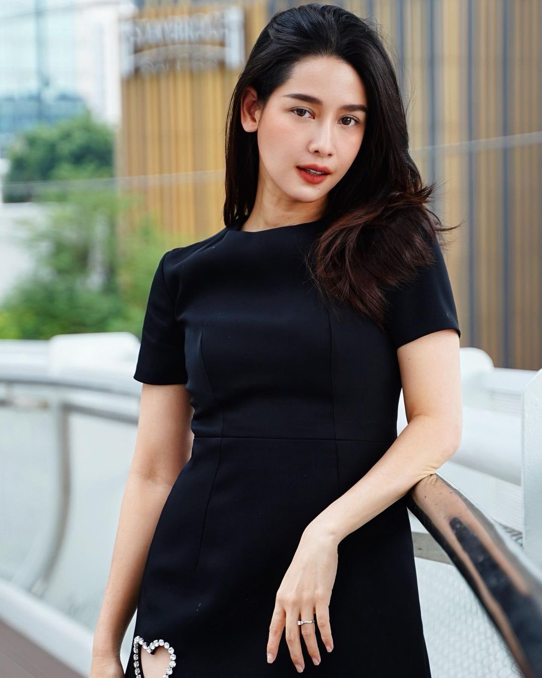 โม - อมีนา พินิจ