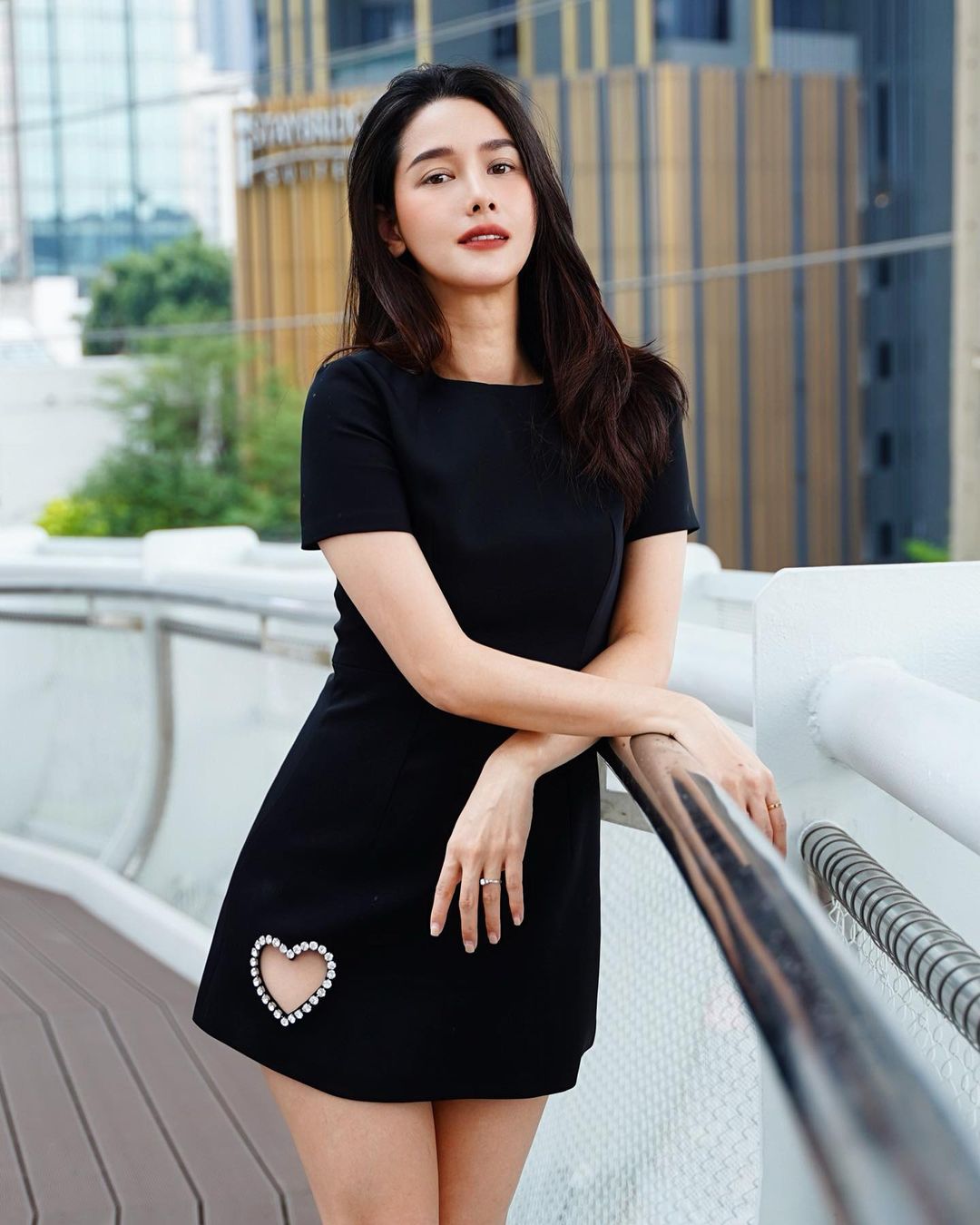 โม - อมีนา พินิจ
