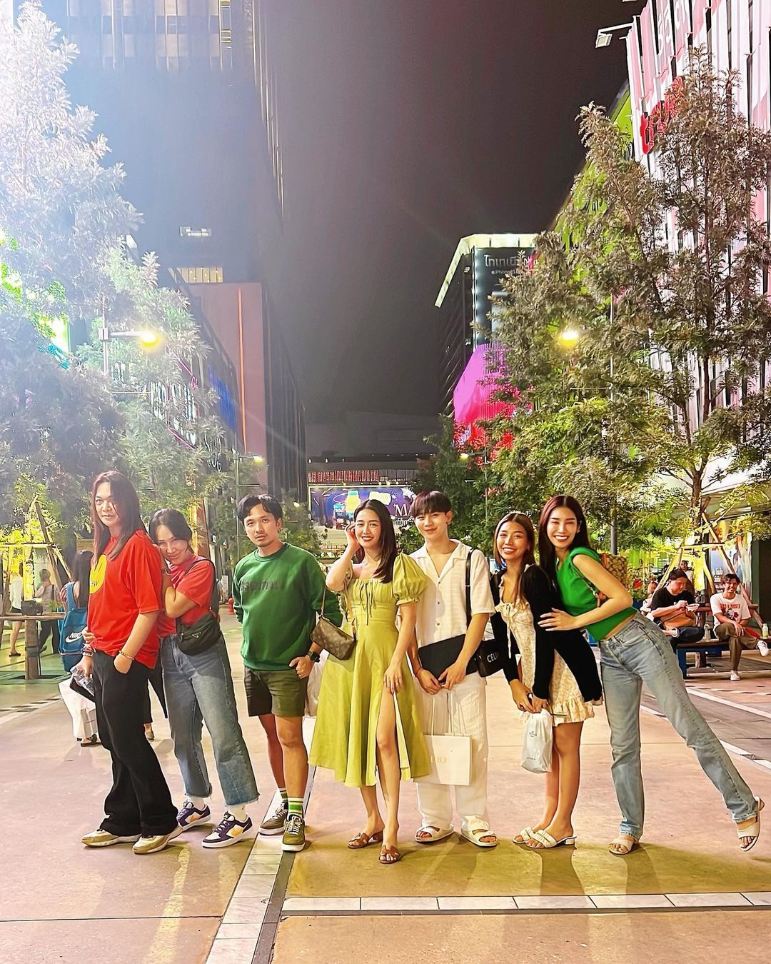 โม - อมีนา พินิจ