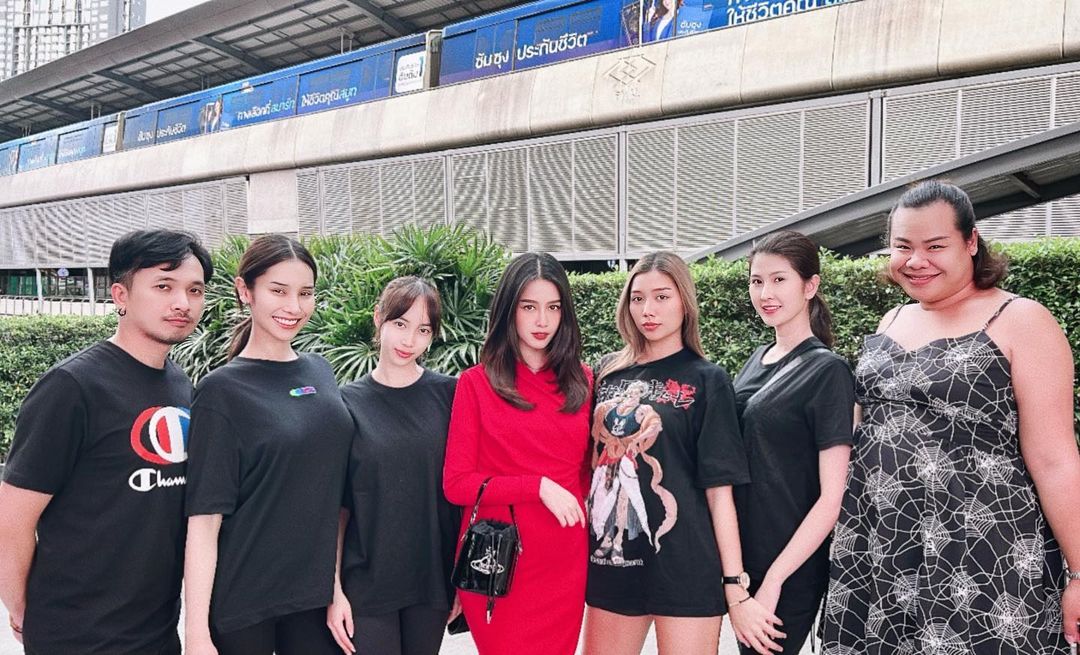 โม - อมีนา พินิจ