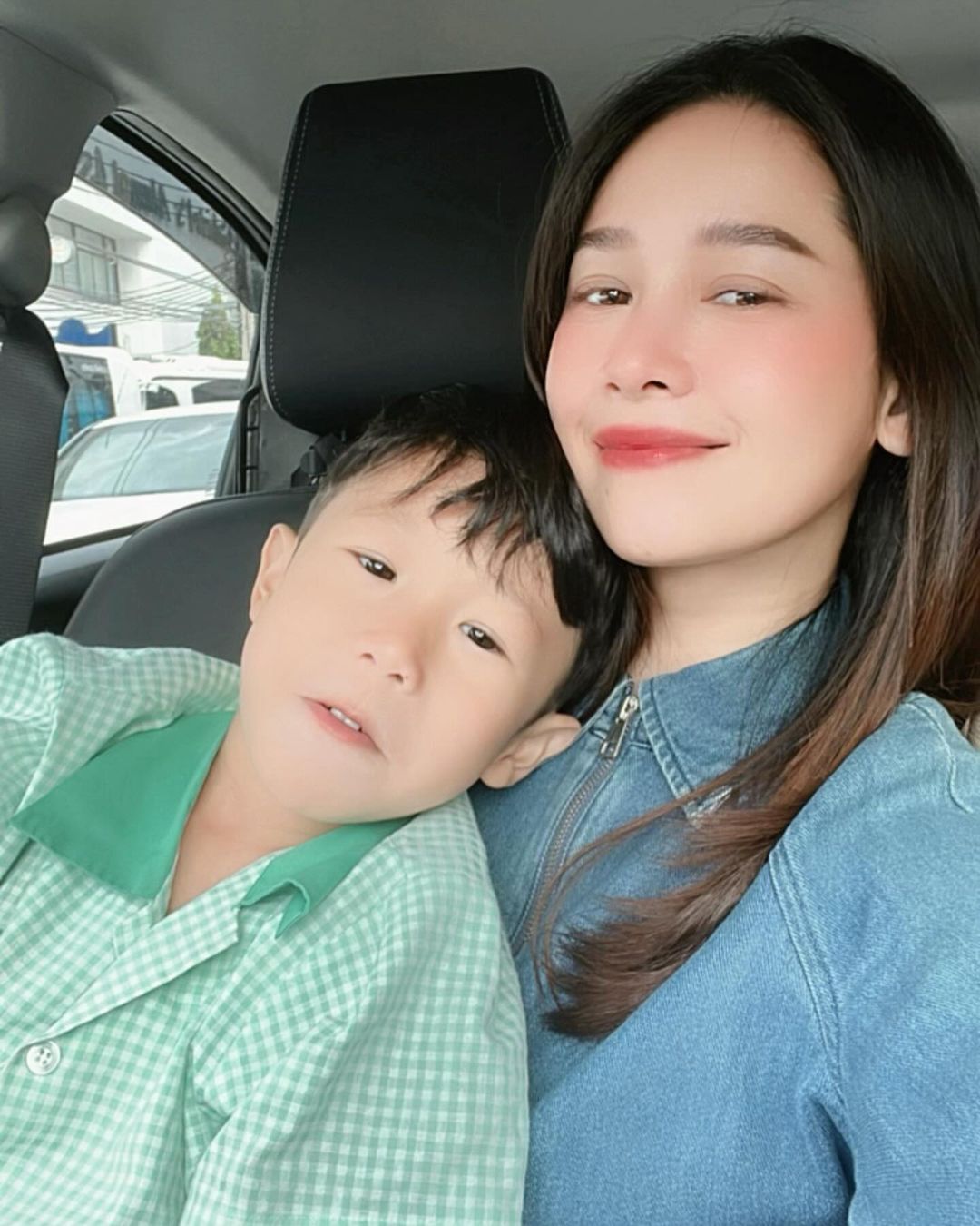 โม - อมีนา พินิจ