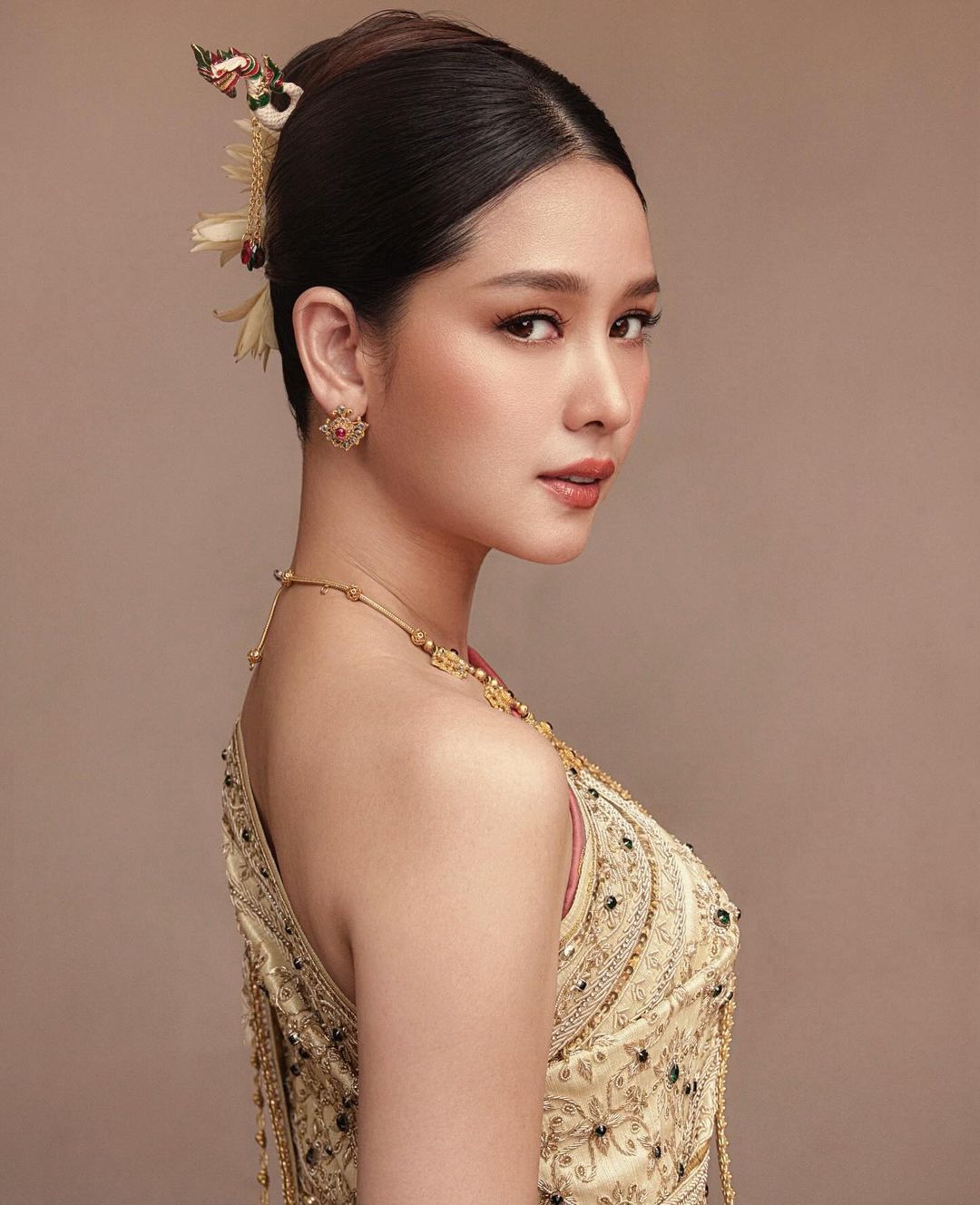 โม - อมีนา พินิจ